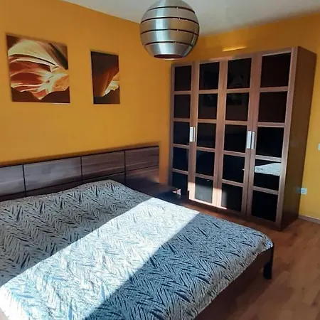 Quiet Mountain Home, Free Parking & View Lejlighed