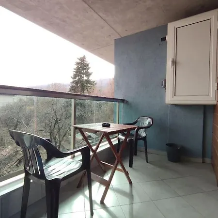 Quiet Mountain Home, Free Parking & View Lejlighed